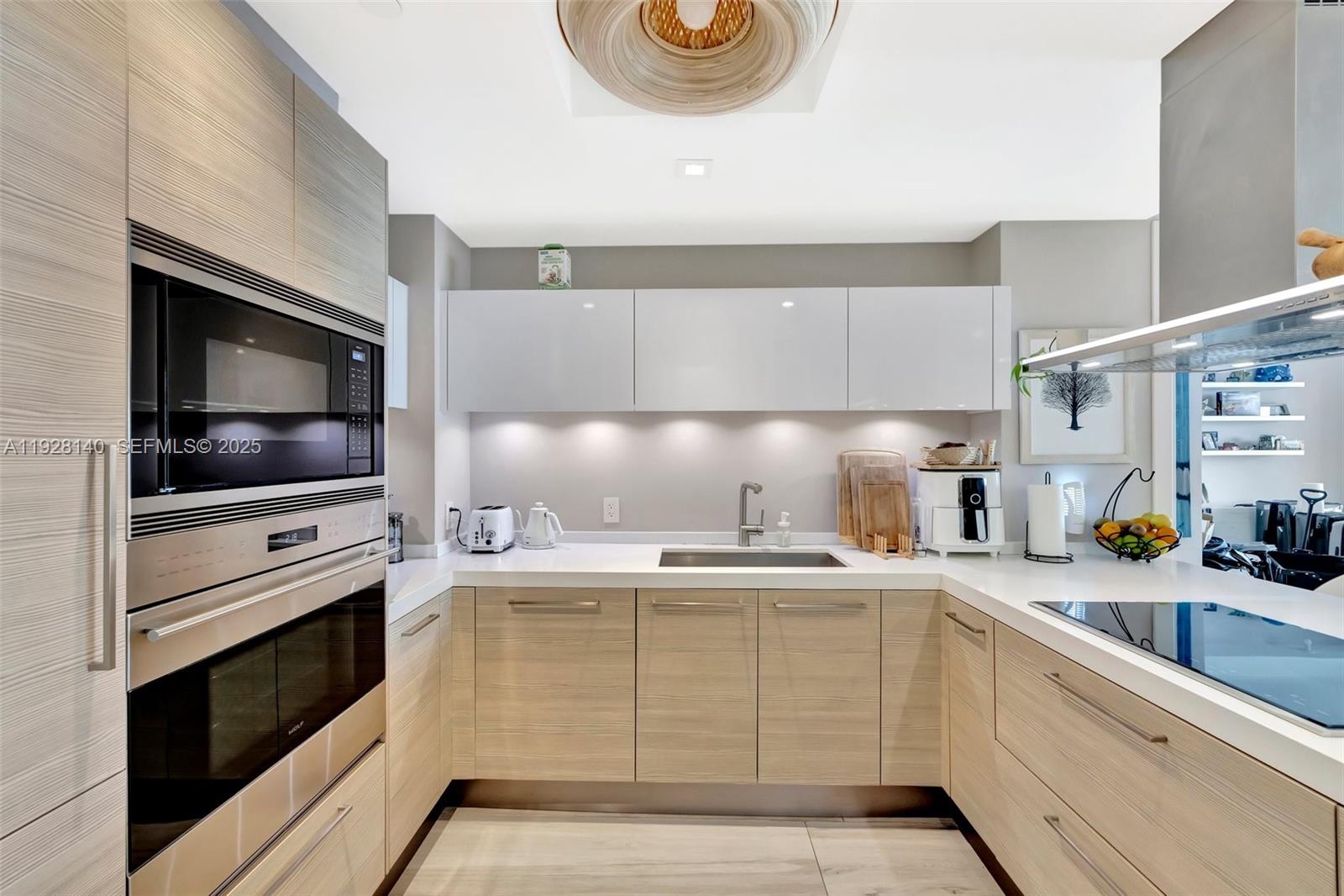 MARINA PALMS RESIDENCES - Residential Lease