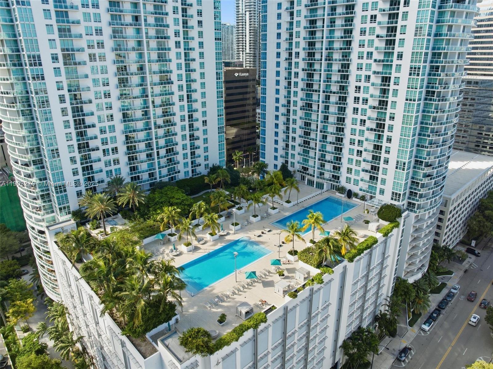 THE PLAZA 901 BRICKELL CO - Residential Lease