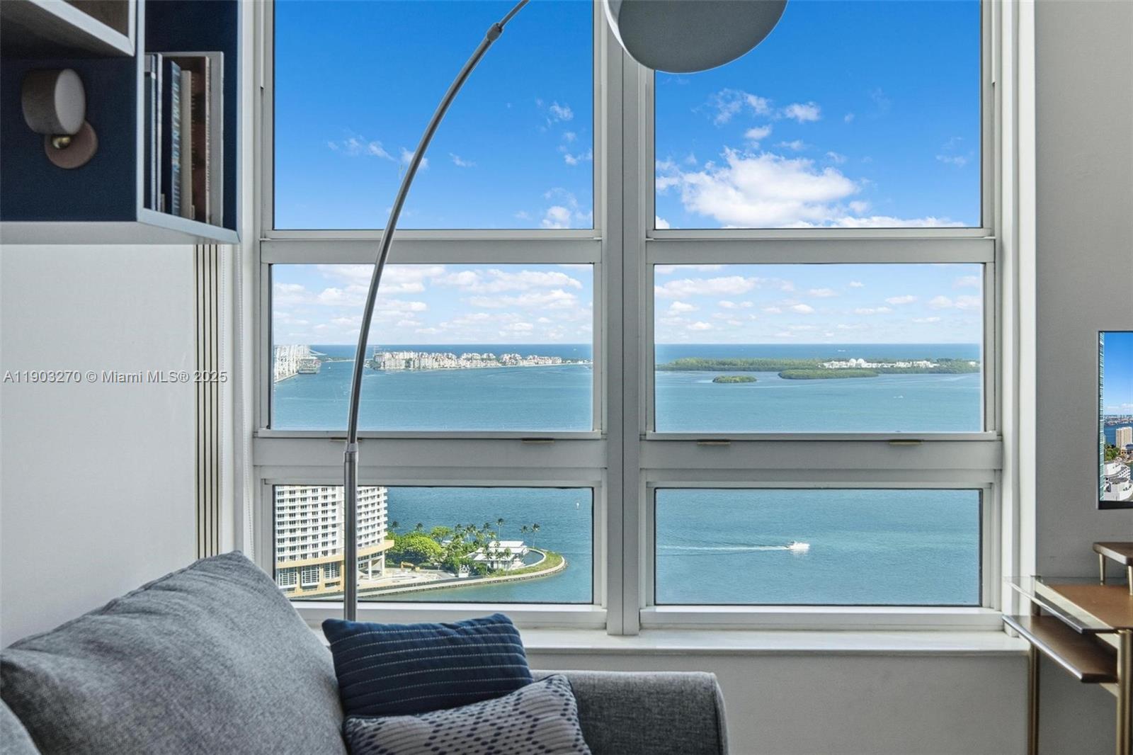 THE PLAZA 901 BRICKELL CO - Residential Lease