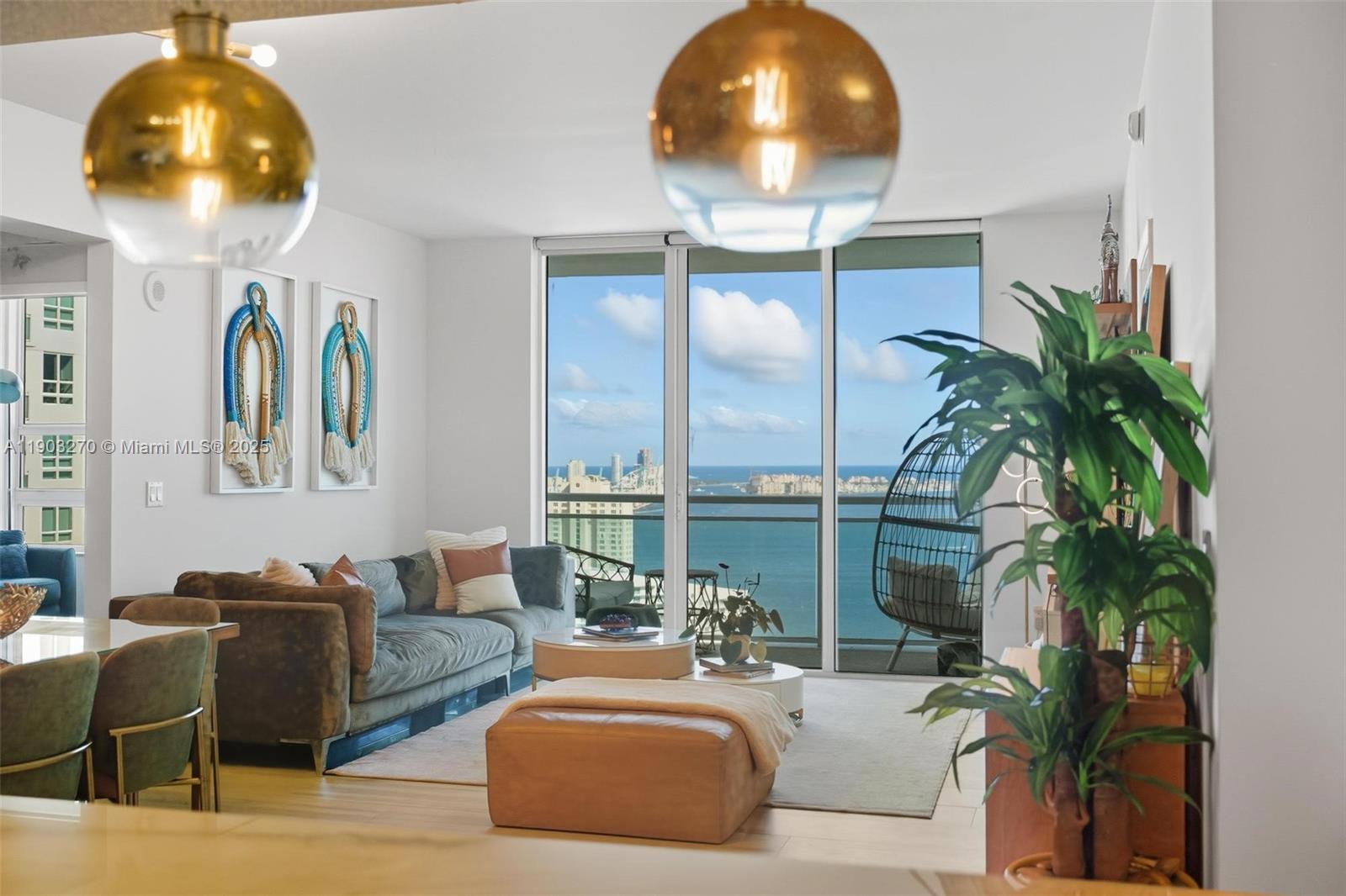 THE PLAZA 901 BRICKELL CO - Residential Lease