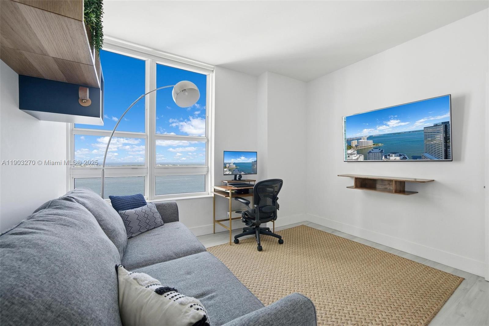 THE PLAZA 901 BRICKELL CO - Residential Lease