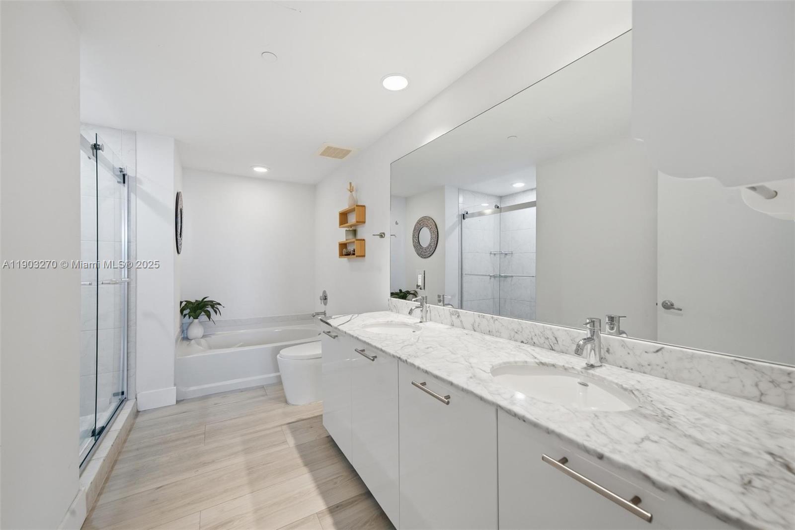 THE PLAZA 901 BRICKELL CO - Residential Lease