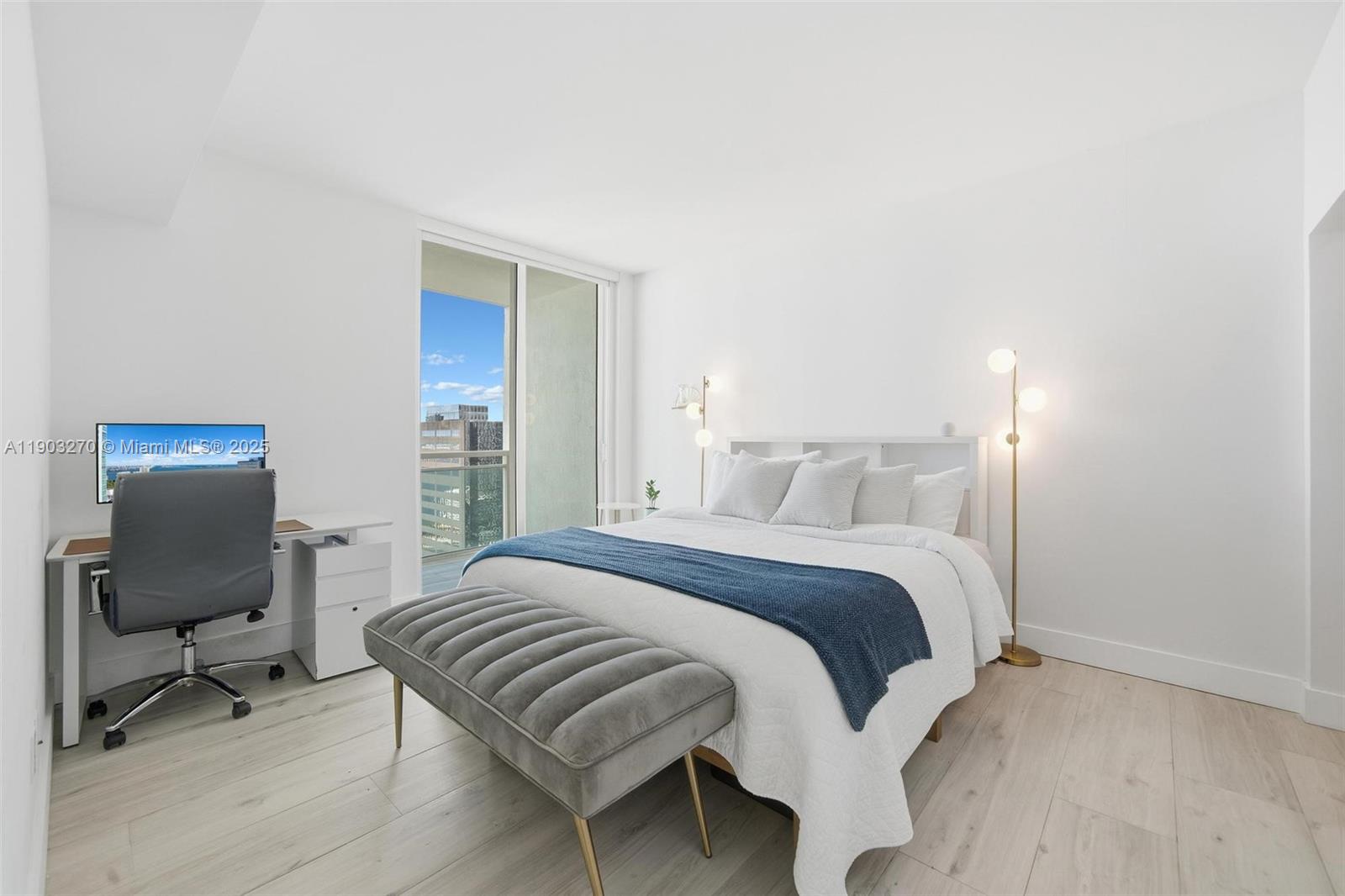 THE PLAZA 901 BRICKELL CO - Residential Lease