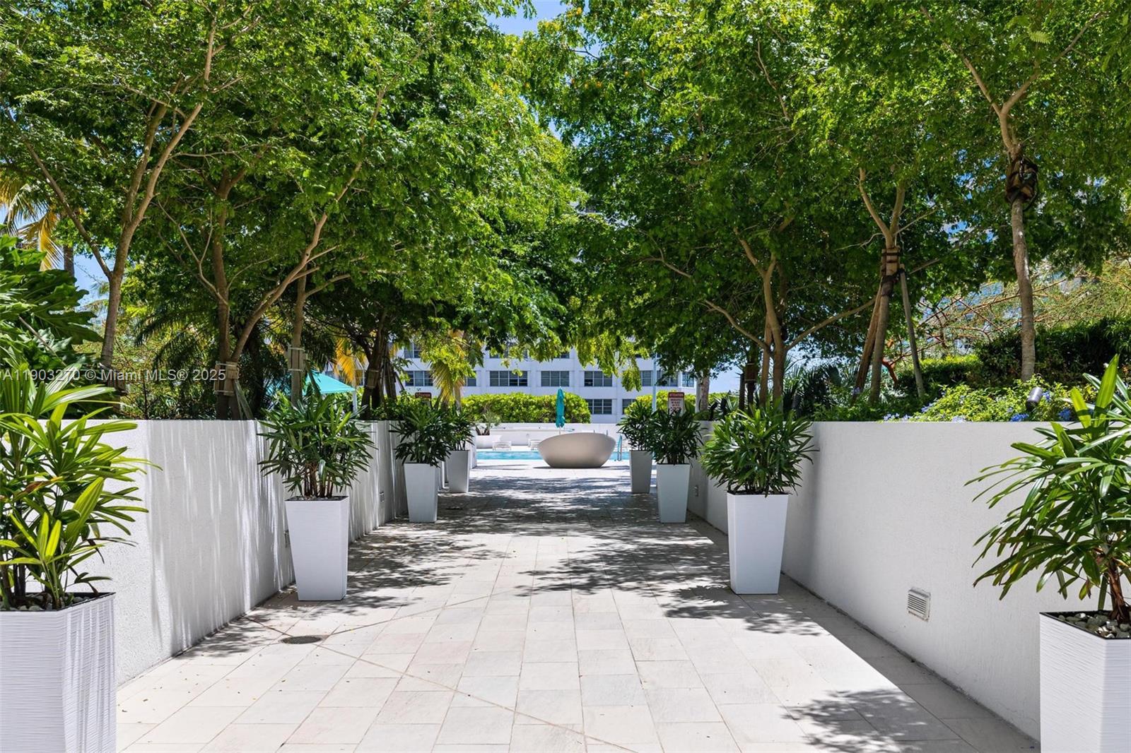 THE PLAZA 901 BRICKELL CO - Residential Lease