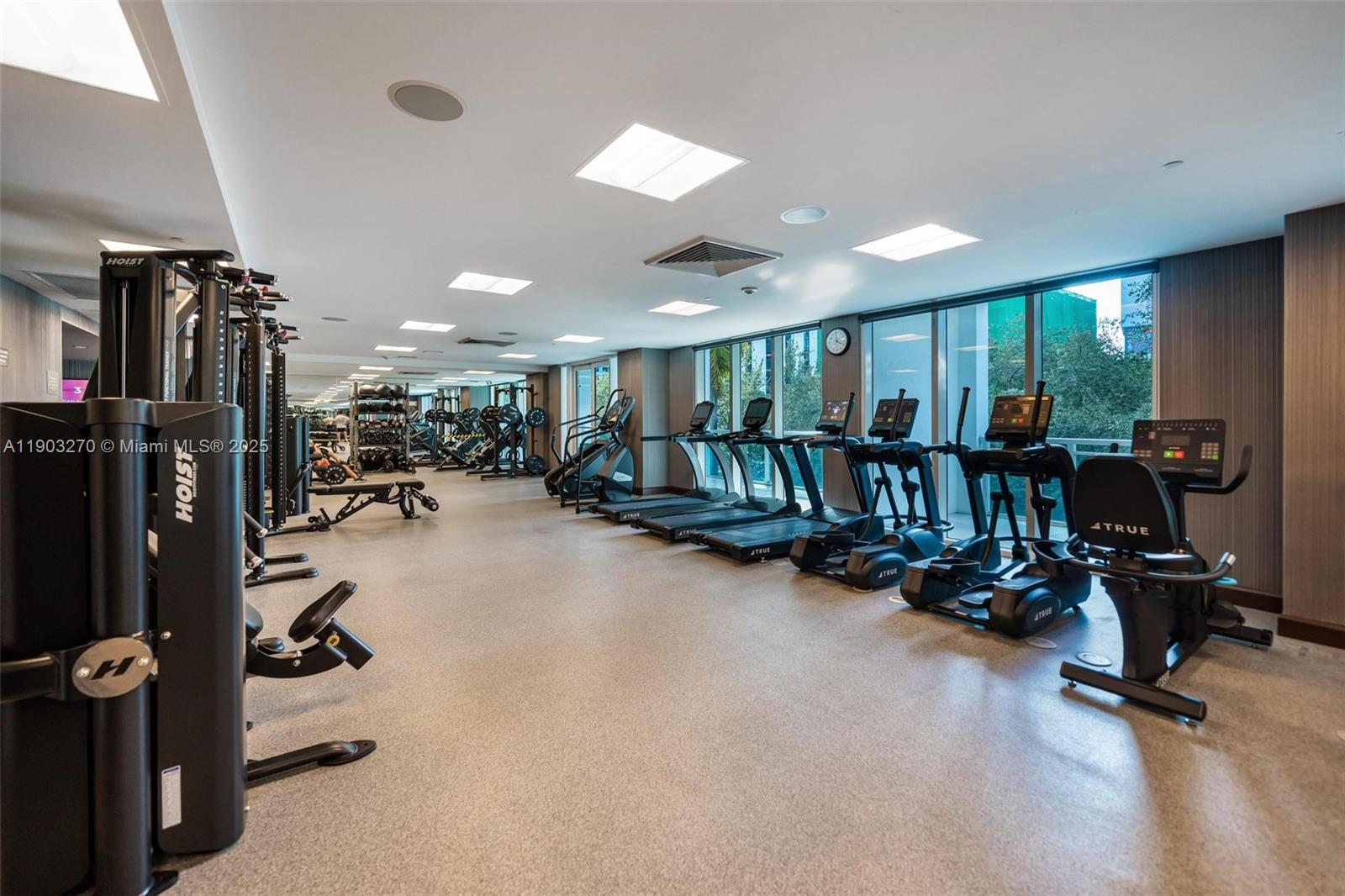 THE PLAZA 901 BRICKELL CO - Residential Lease