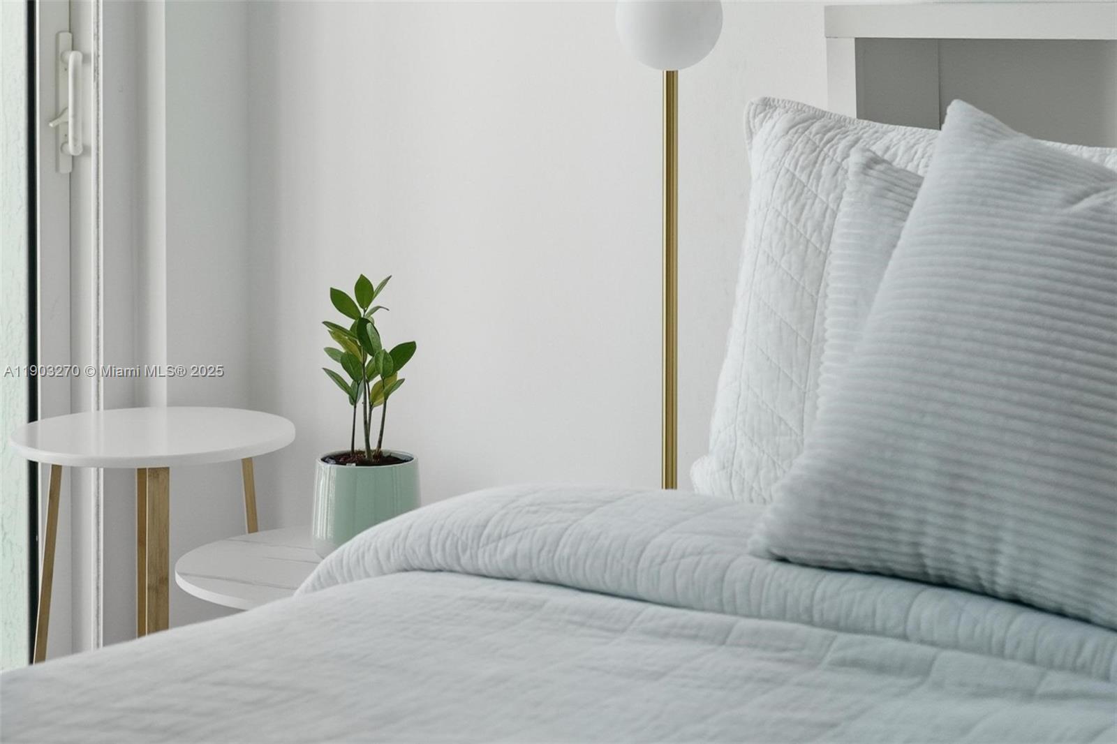 THE PLAZA 901 BRICKELL CO - Residential Lease