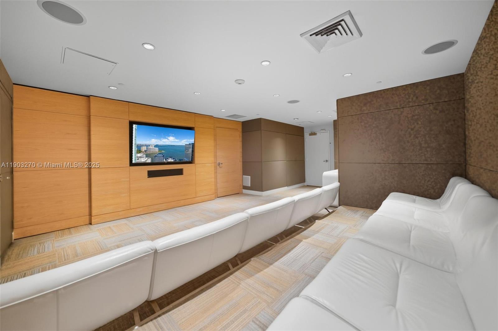 THE PLAZA 901 BRICKELL CO - Residential Lease