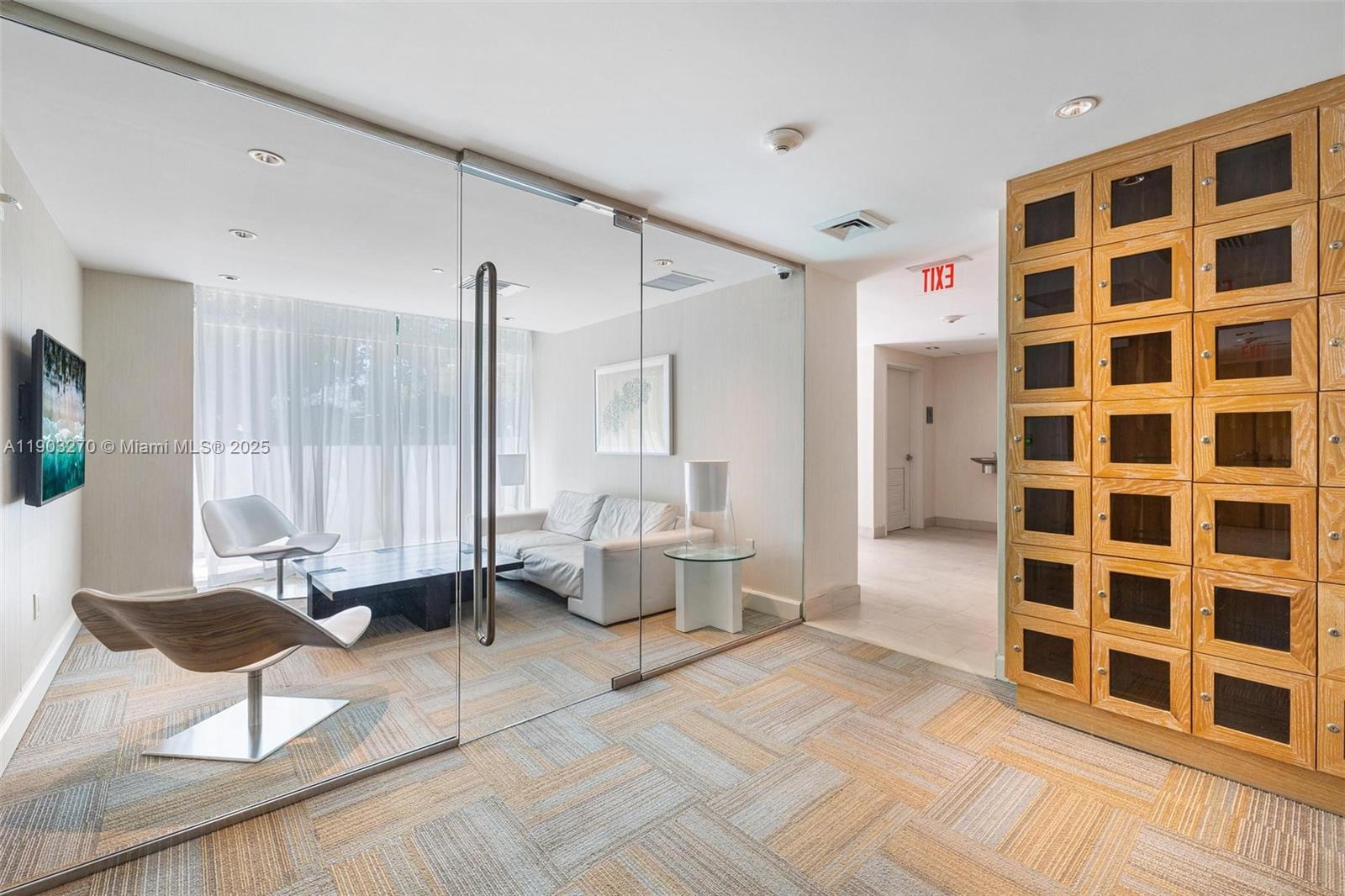 THE PLAZA 901 BRICKELL CO - Residential Lease