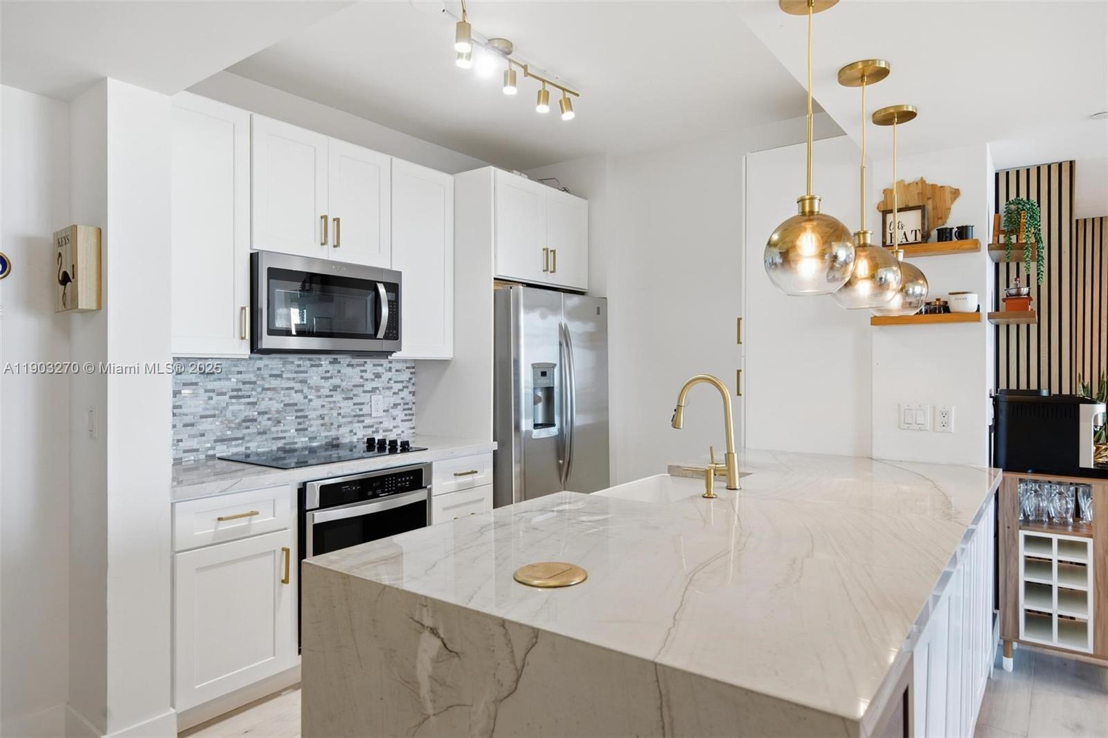 THE PLAZA 901 BRICKELL CO - Residential Lease