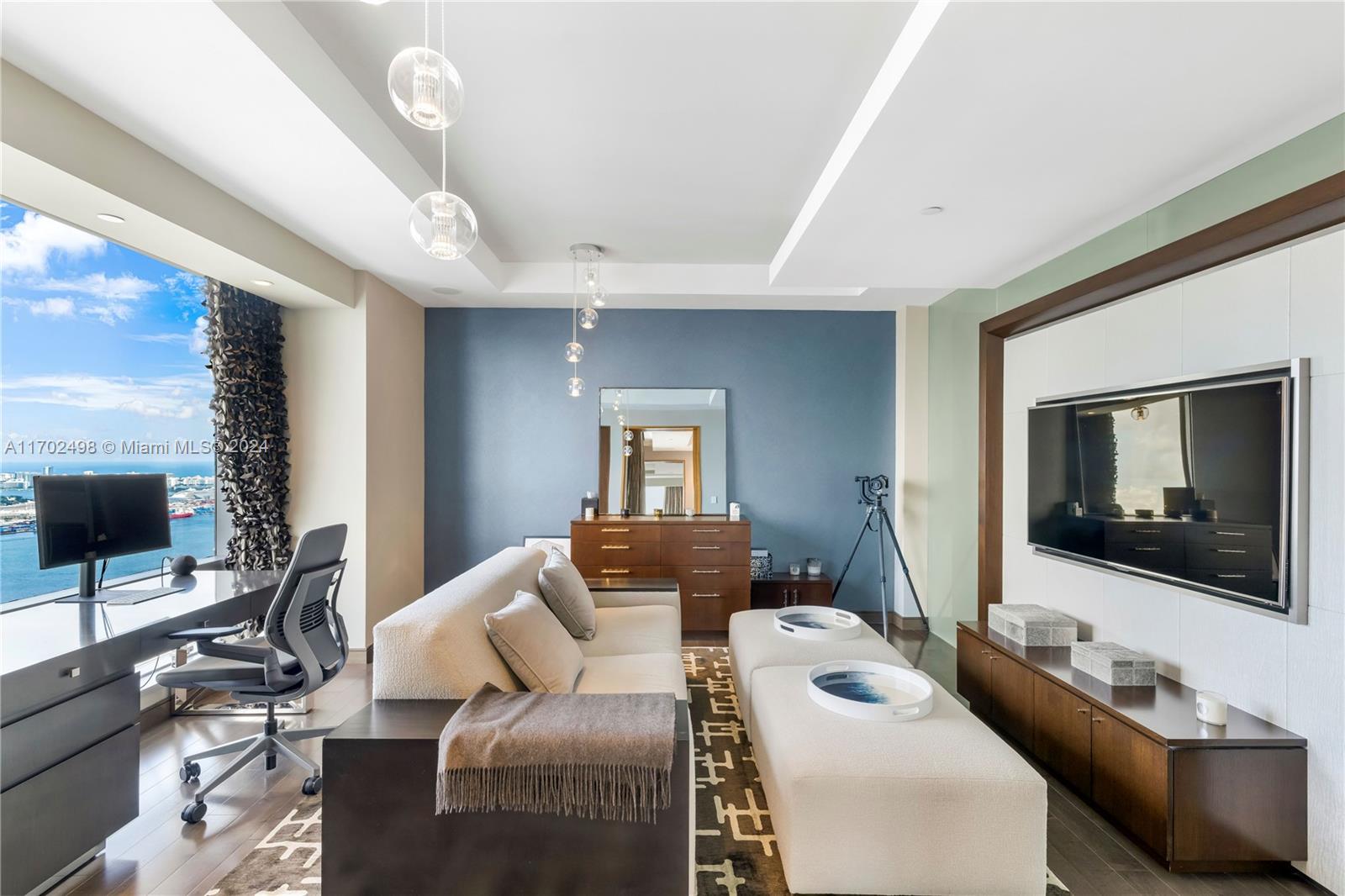 Four Seasons Residences - Residential