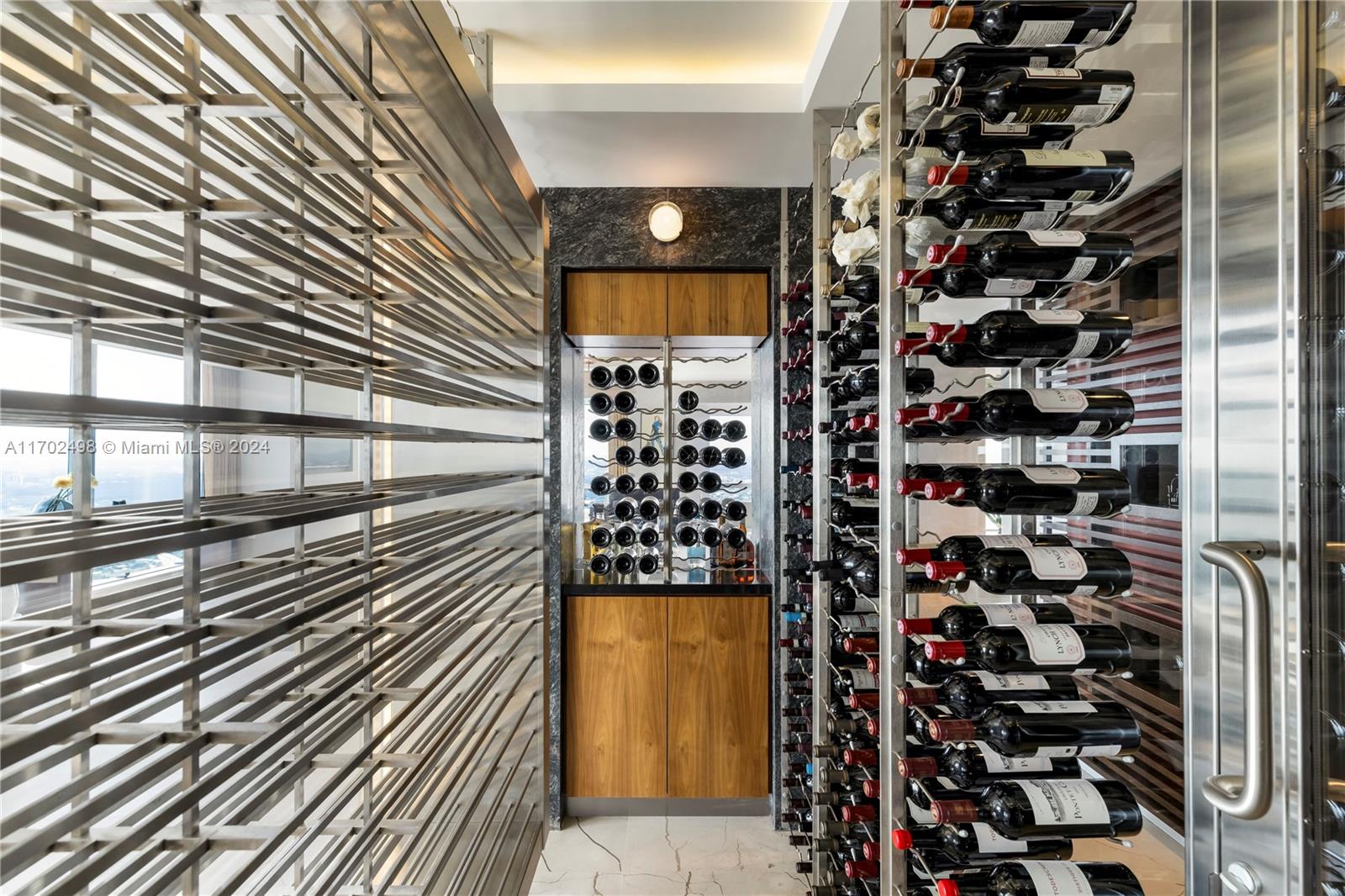 Four Seasons Residences - Residential