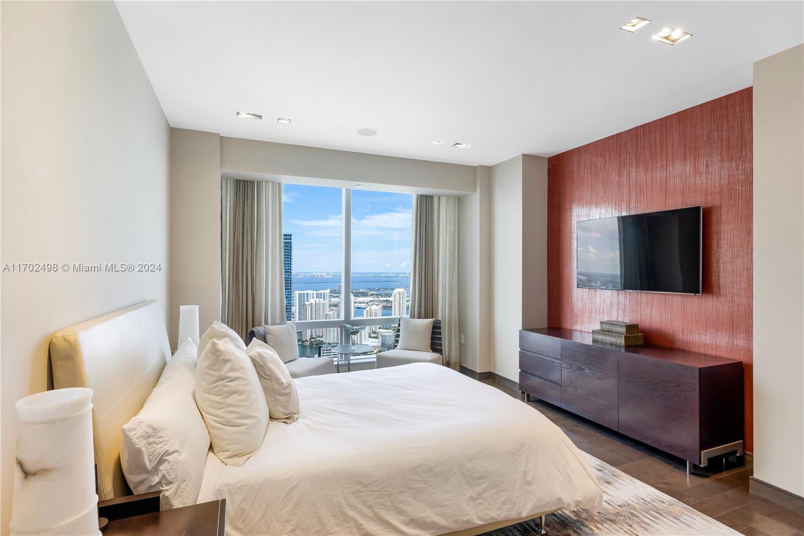 Four Seasons Residences - Residential