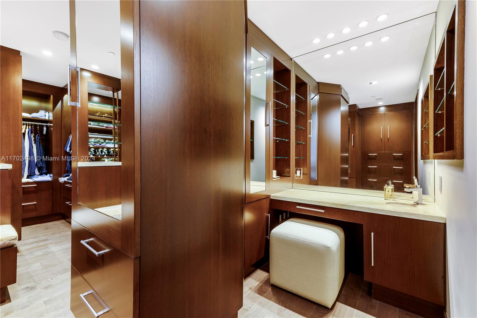 Four Seasons Residences - Residential