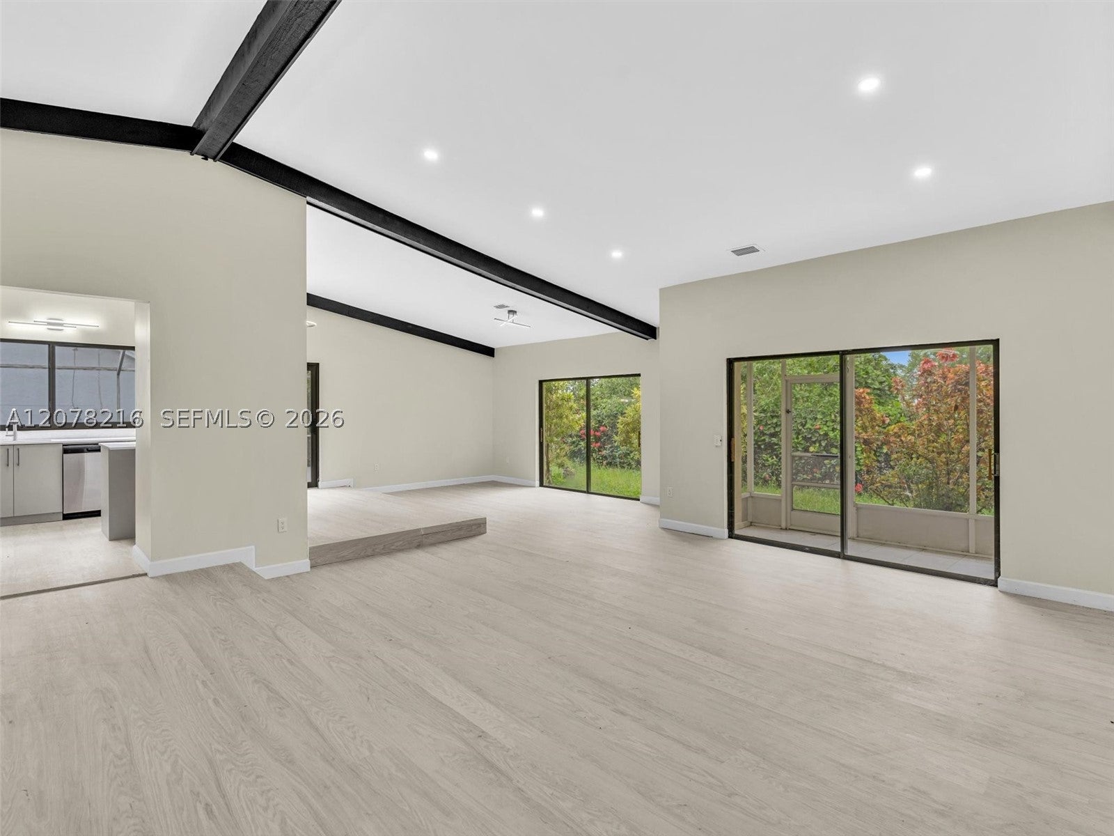 8813 Paradise Ct