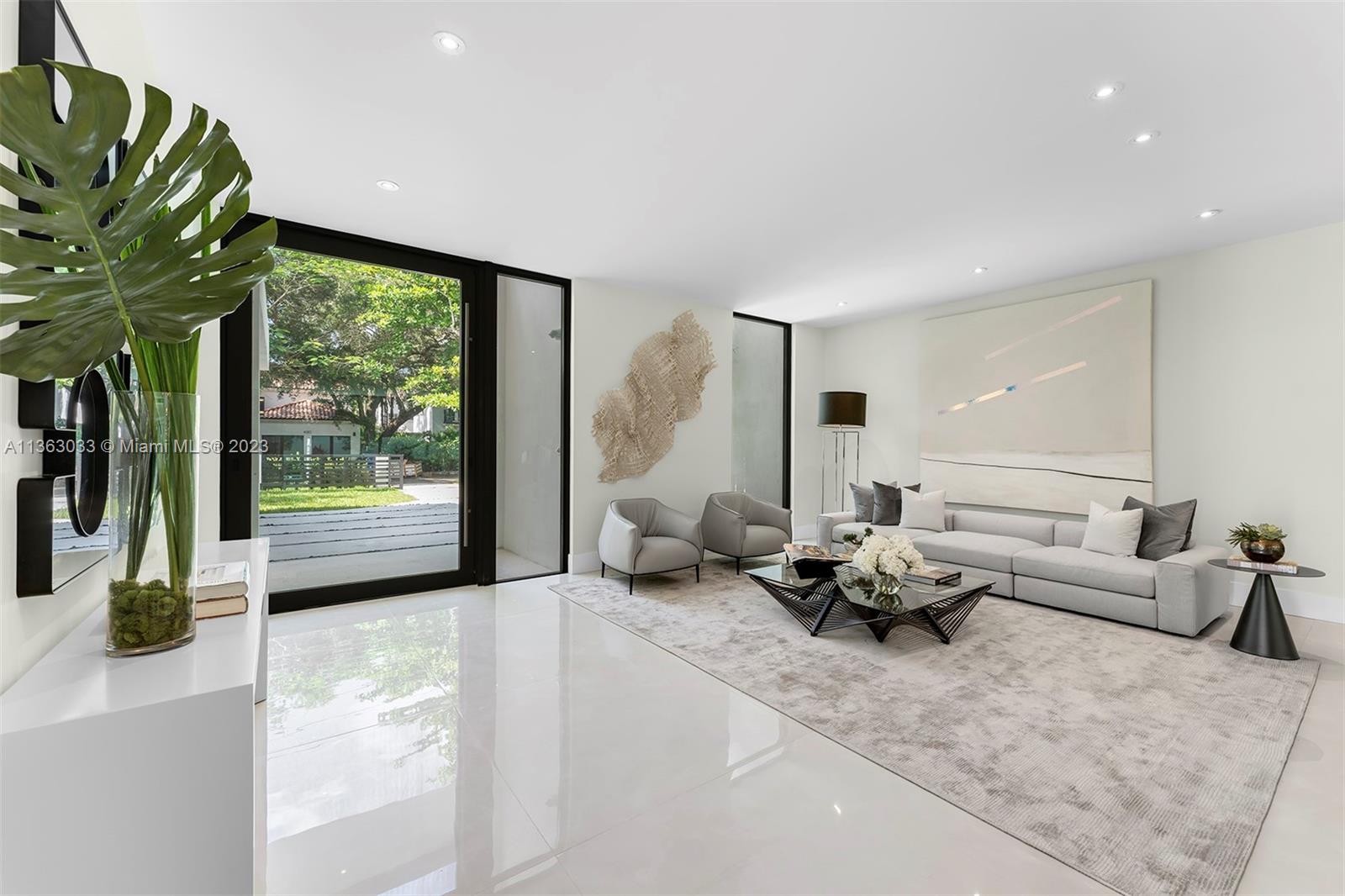 SUNSHINE VISTAS - Residential