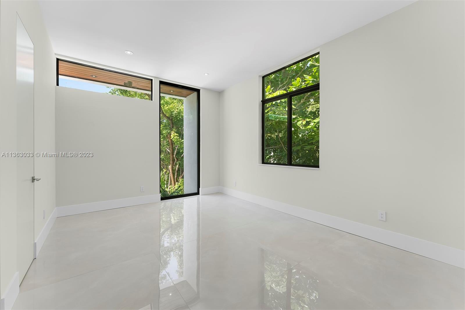 SUNSHINE VISTAS - Residential