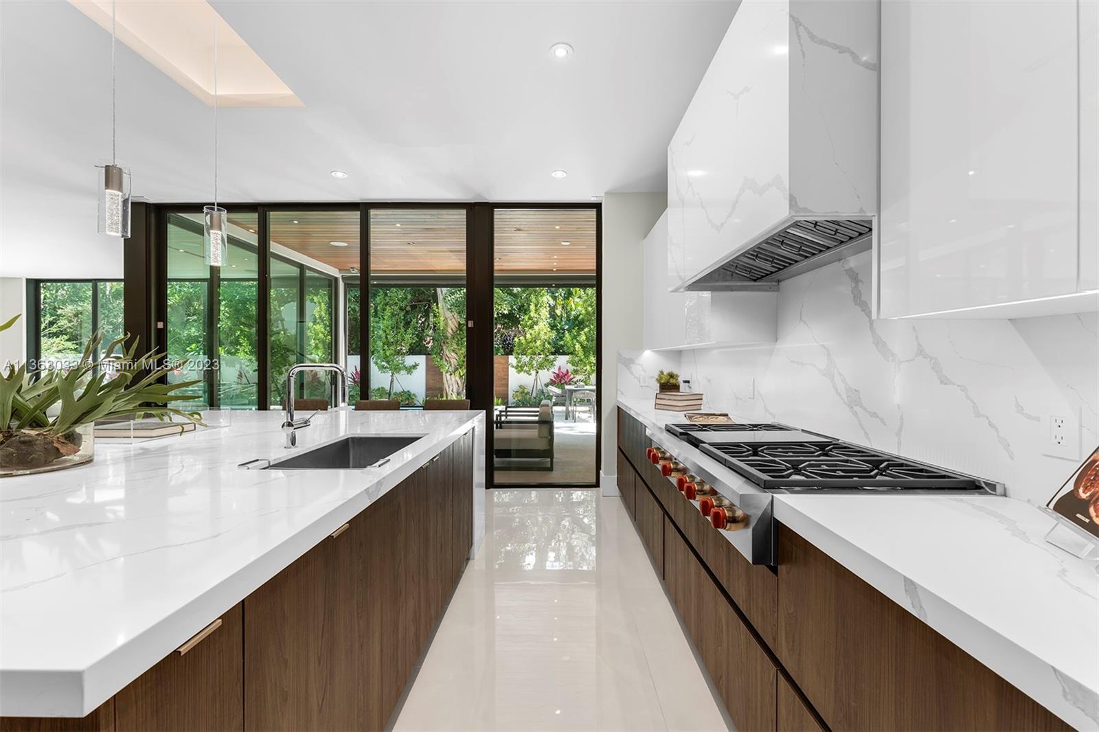 SUNSHINE VISTAS - Residential