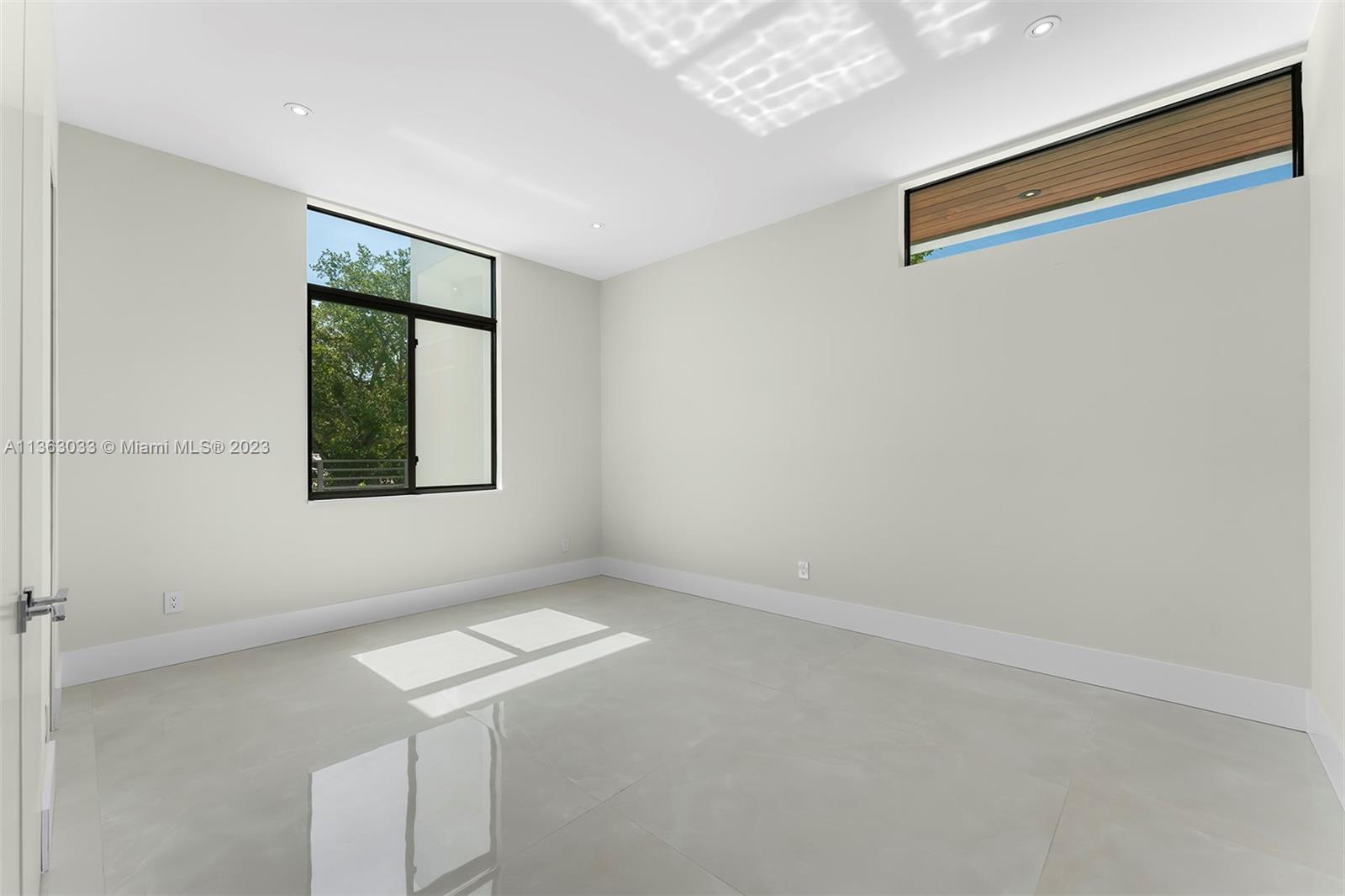 SUNSHINE VISTAS - Residential