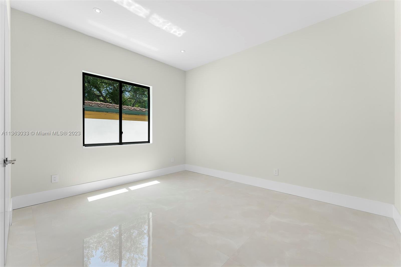 SUNSHINE VISTAS - Residential