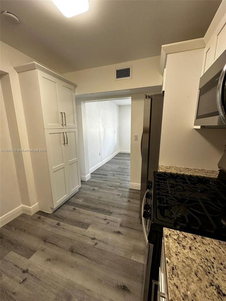 SUN-TAN VILLAGE SEC 3 - Residential Lease