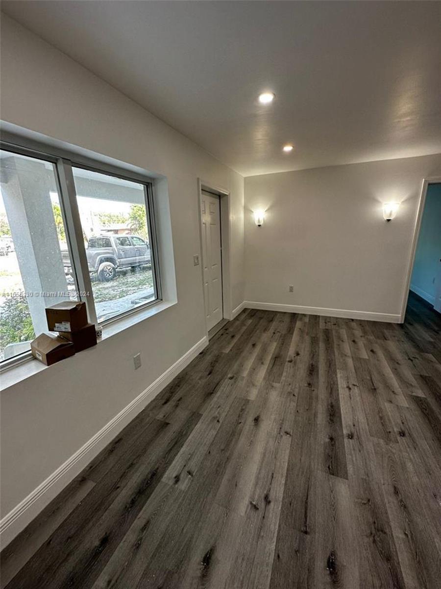 SUN-TAN VILLAGE SEC 3 - Residential Lease