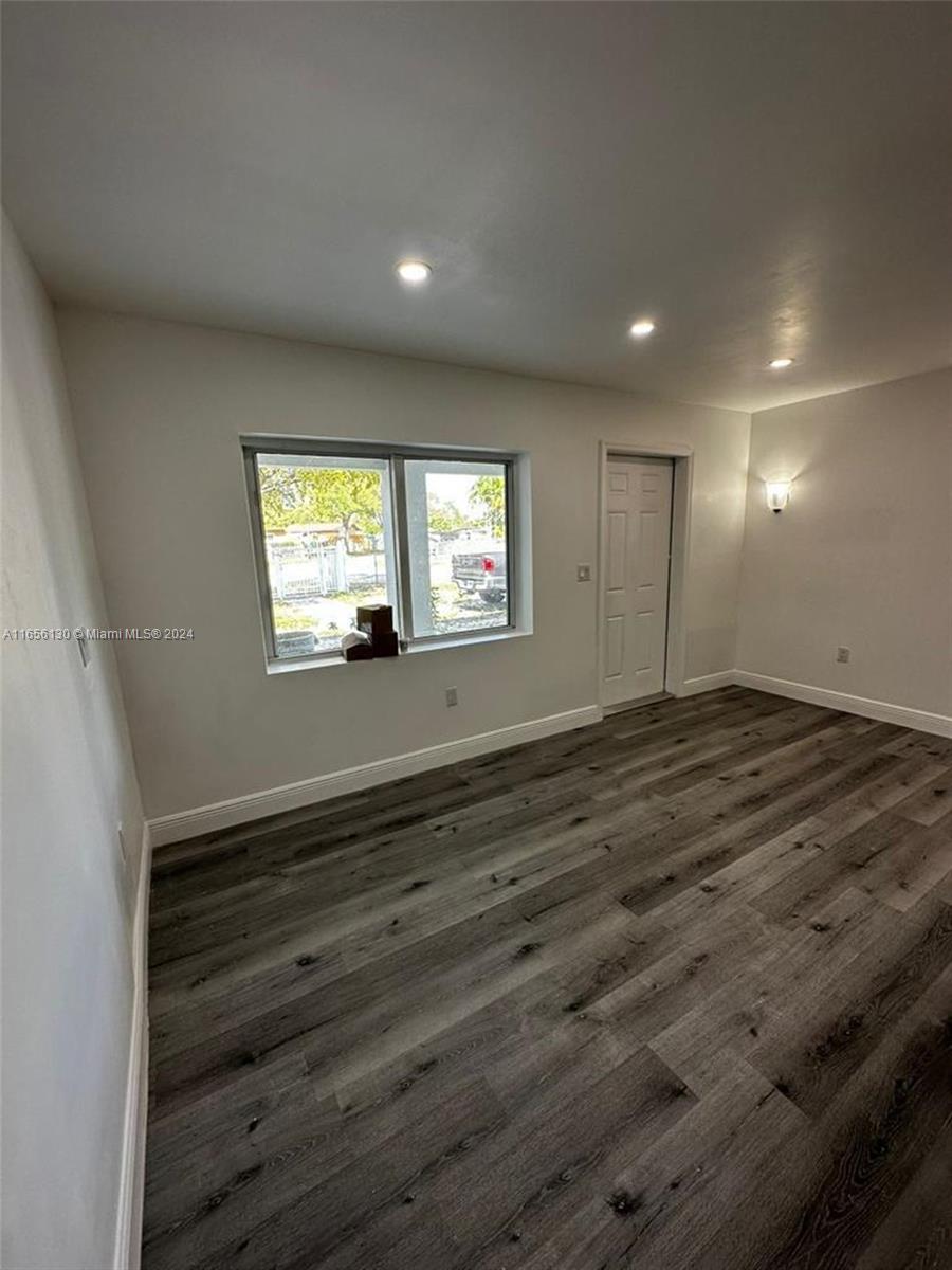 SUN-TAN VILLAGE SEC 3 - Residential Lease