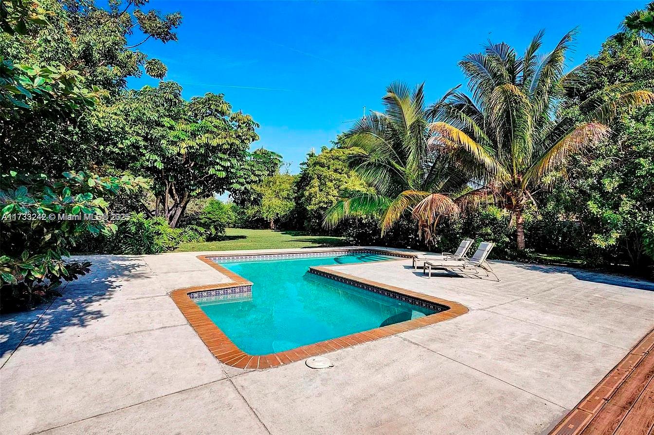 21440 Highland Lakes Blvd