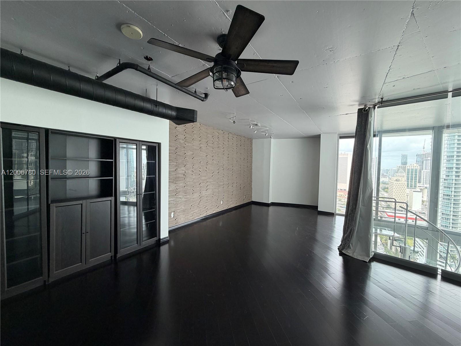 690 SW 1st Ct PHI-01