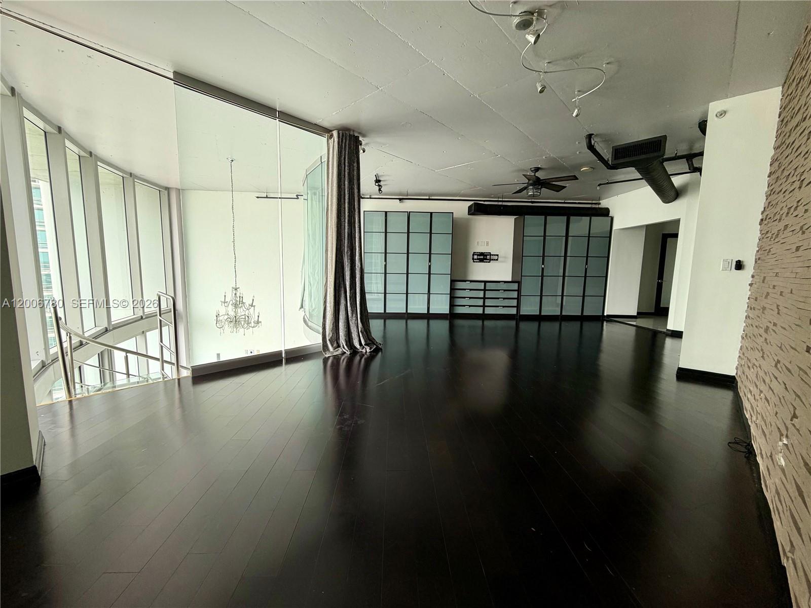 690 SW 1st Ct PHI-01