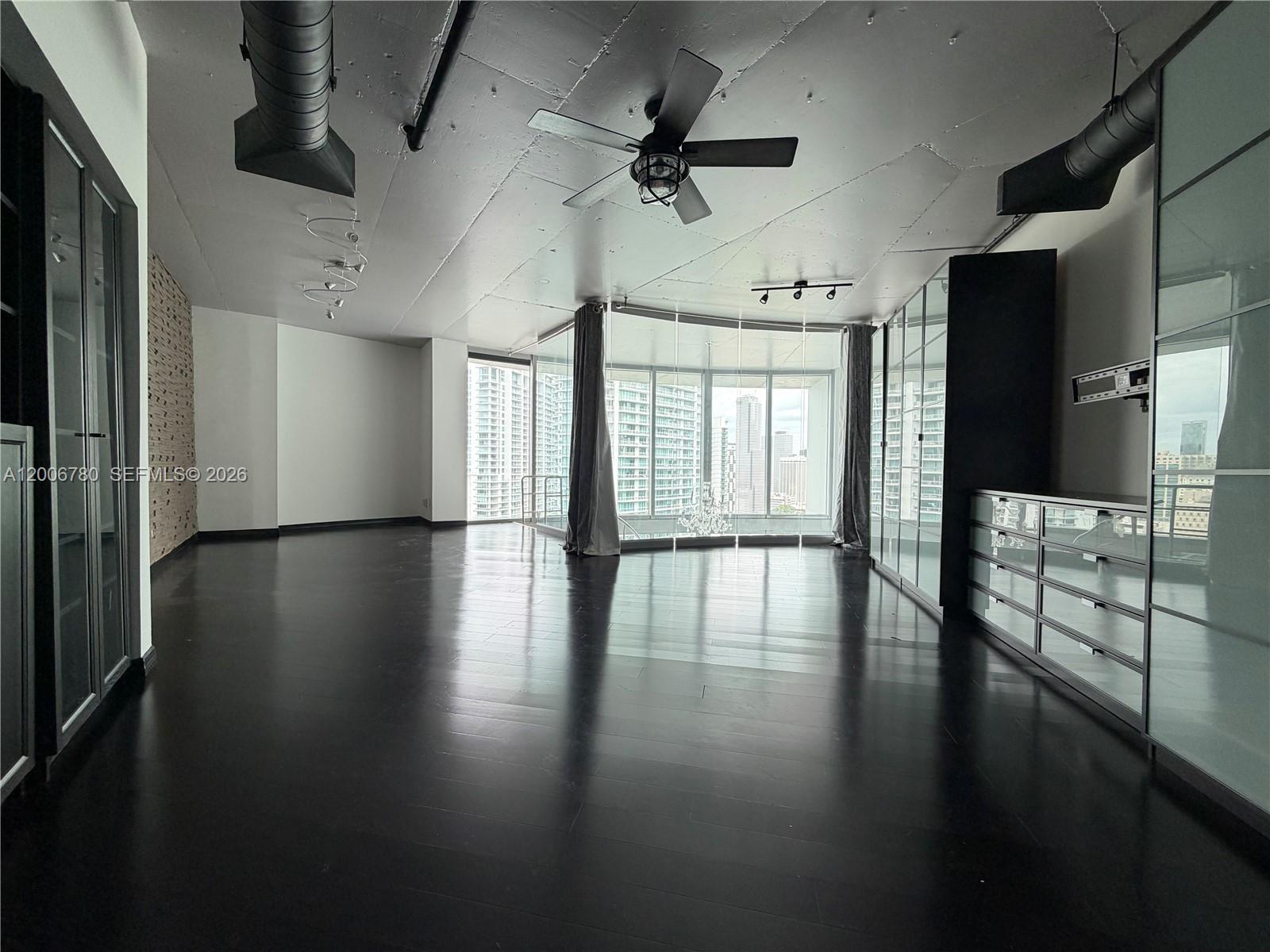 690 SW 1st Ct PHI-01