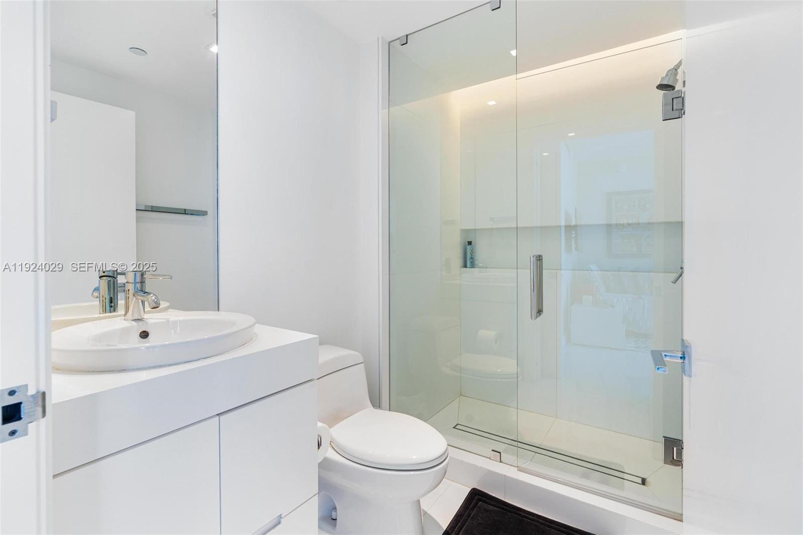 JADE OCEAN CONDO - Residential Lease