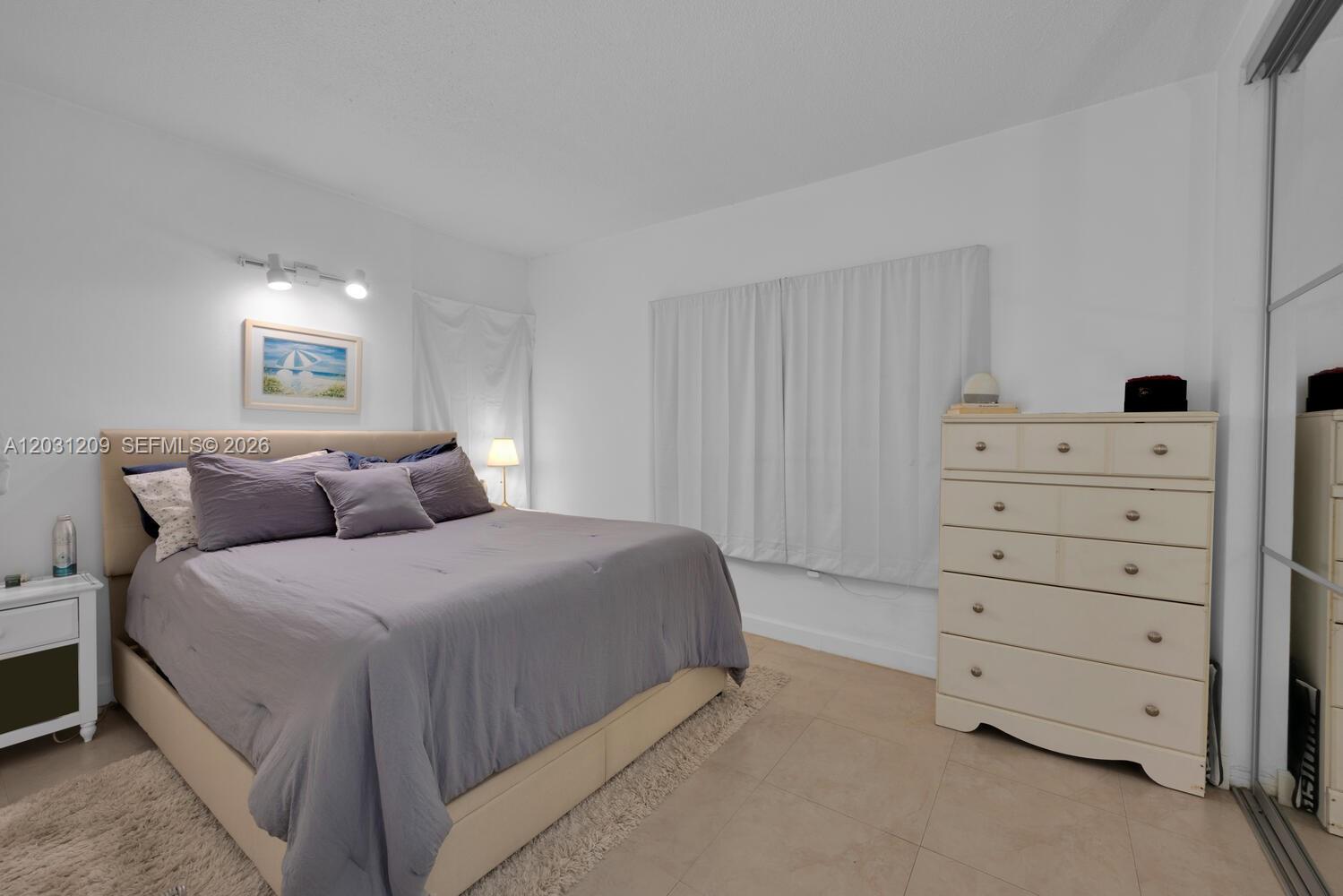 2539 S Bayshore Dr PH5