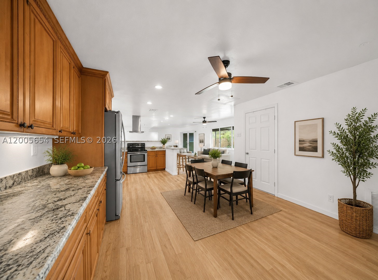 4401 NE 15th Ter