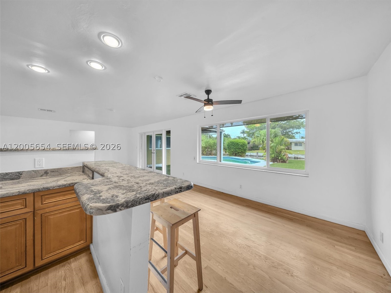 4401 NE 15th Ter