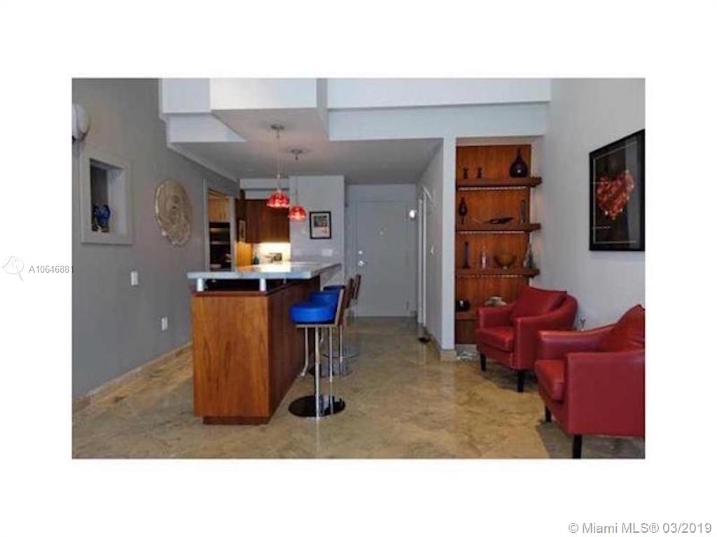 THE COLLINS CONDO - Residential Lease