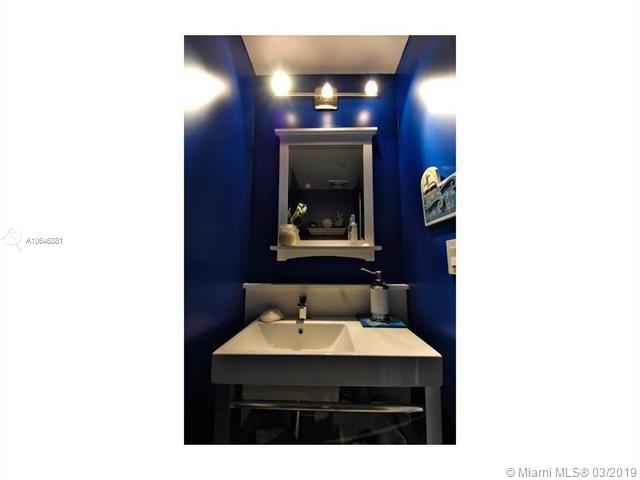 THE COLLINS CONDO - Residential Lease