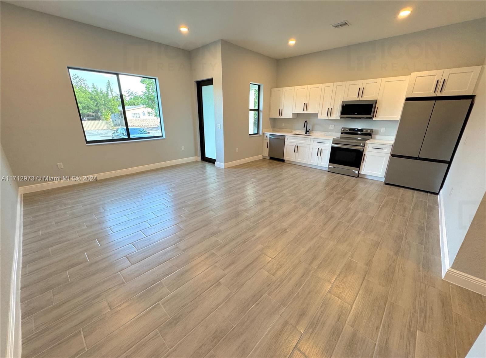 ROCK HILL SEC - Residential Lease