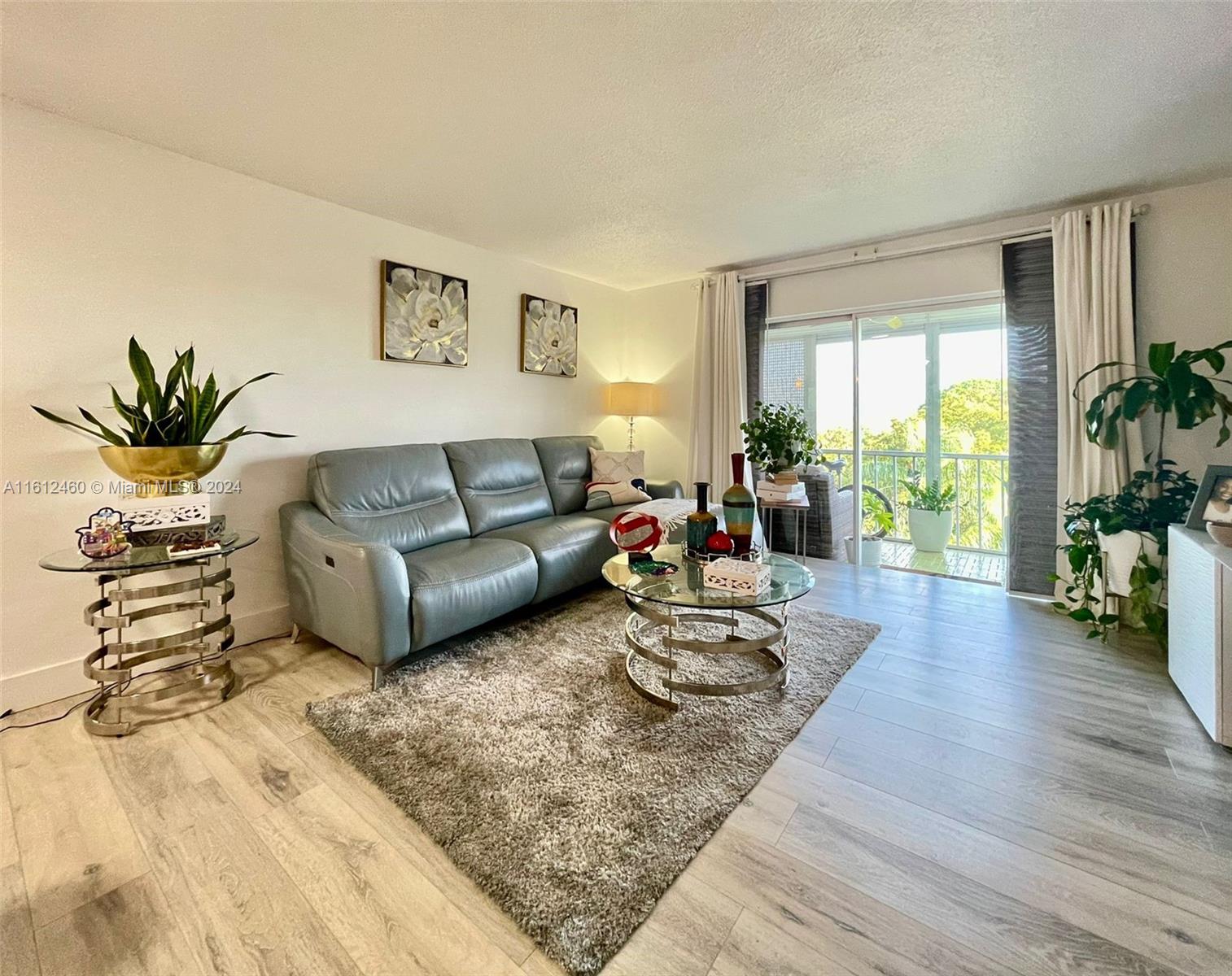 HILLCREST COUNTRY CLUB AP - Residential