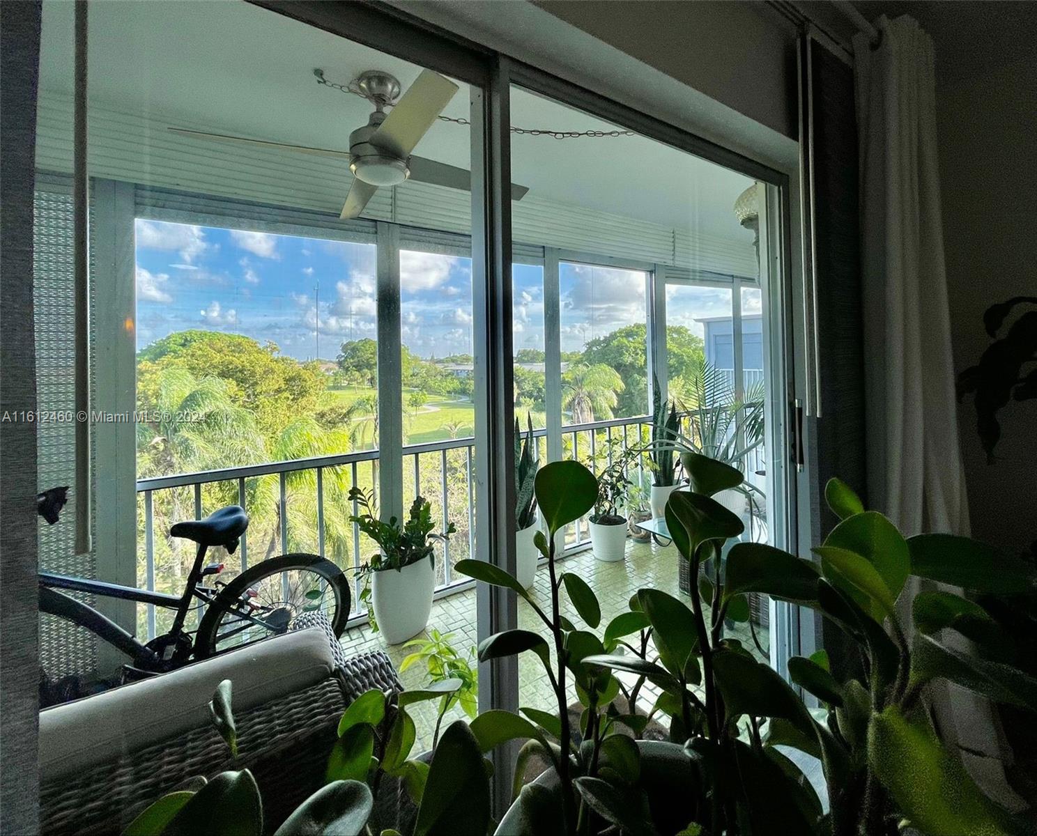 HILLCREST COUNTRY CLUB AP - Residential