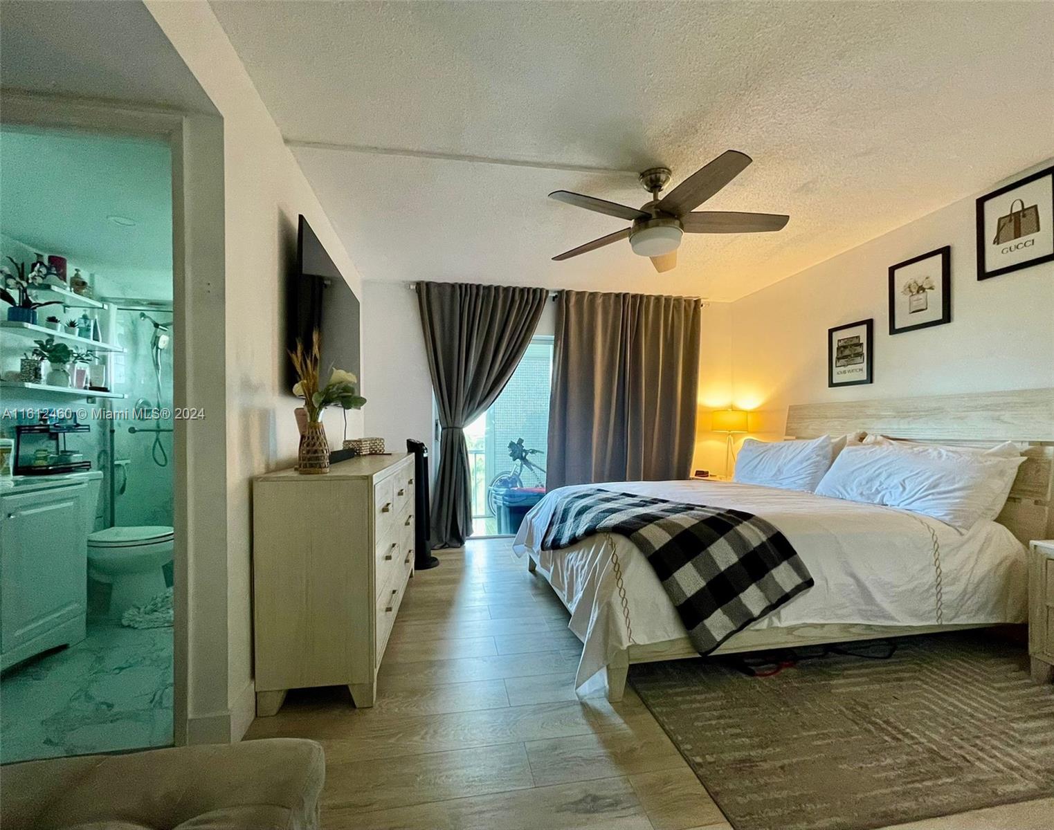 HILLCREST COUNTRY CLUB AP - Residential
