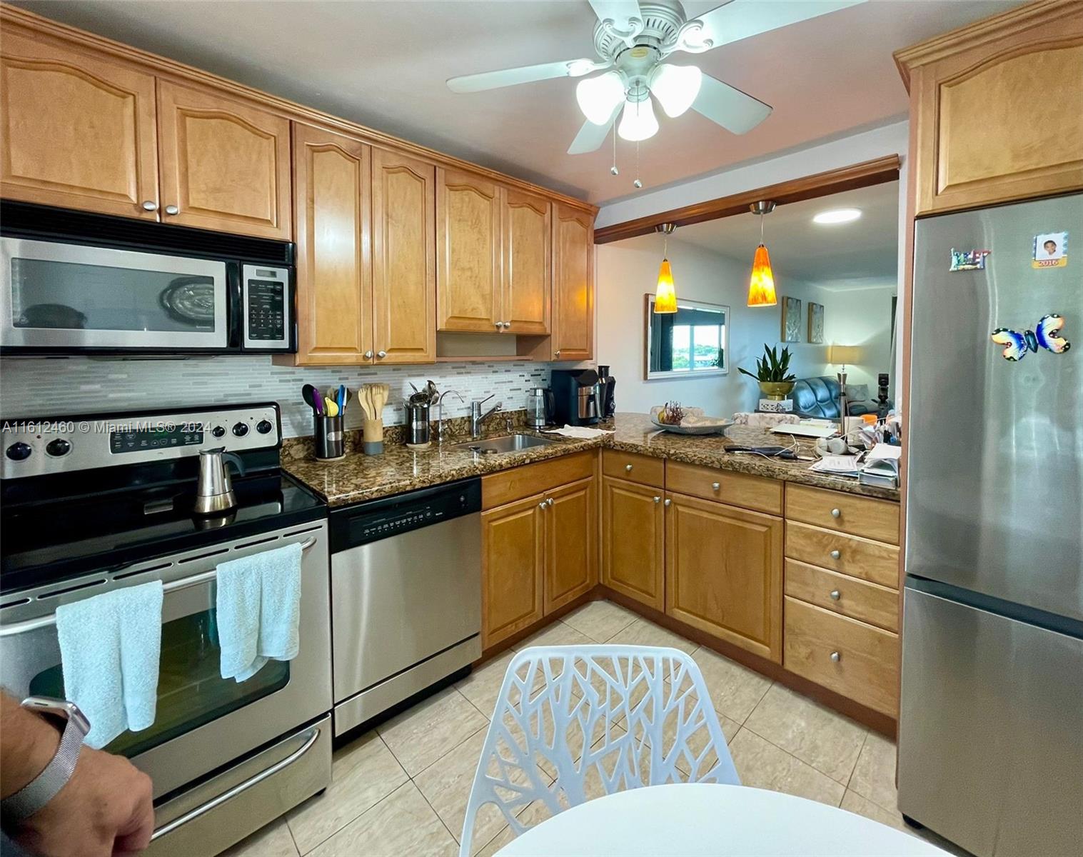 HILLCREST COUNTRY CLUB AP - Residential