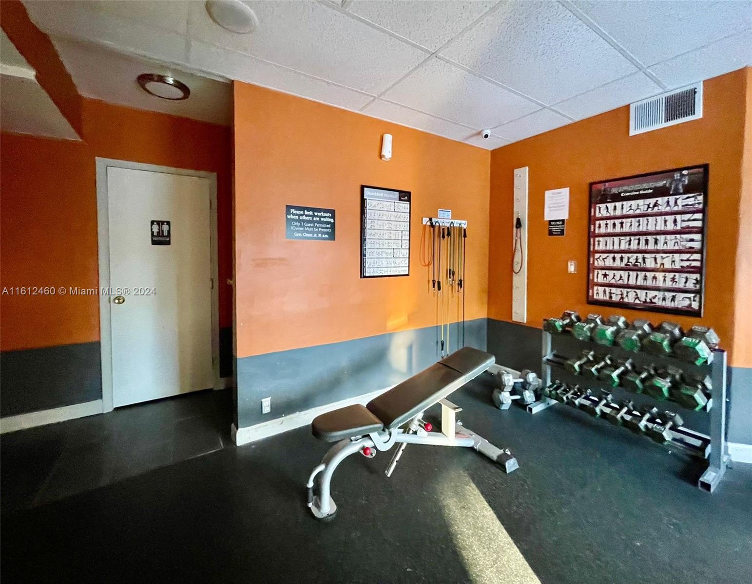 HILLCREST COUNTRY CLUB AP - Residential