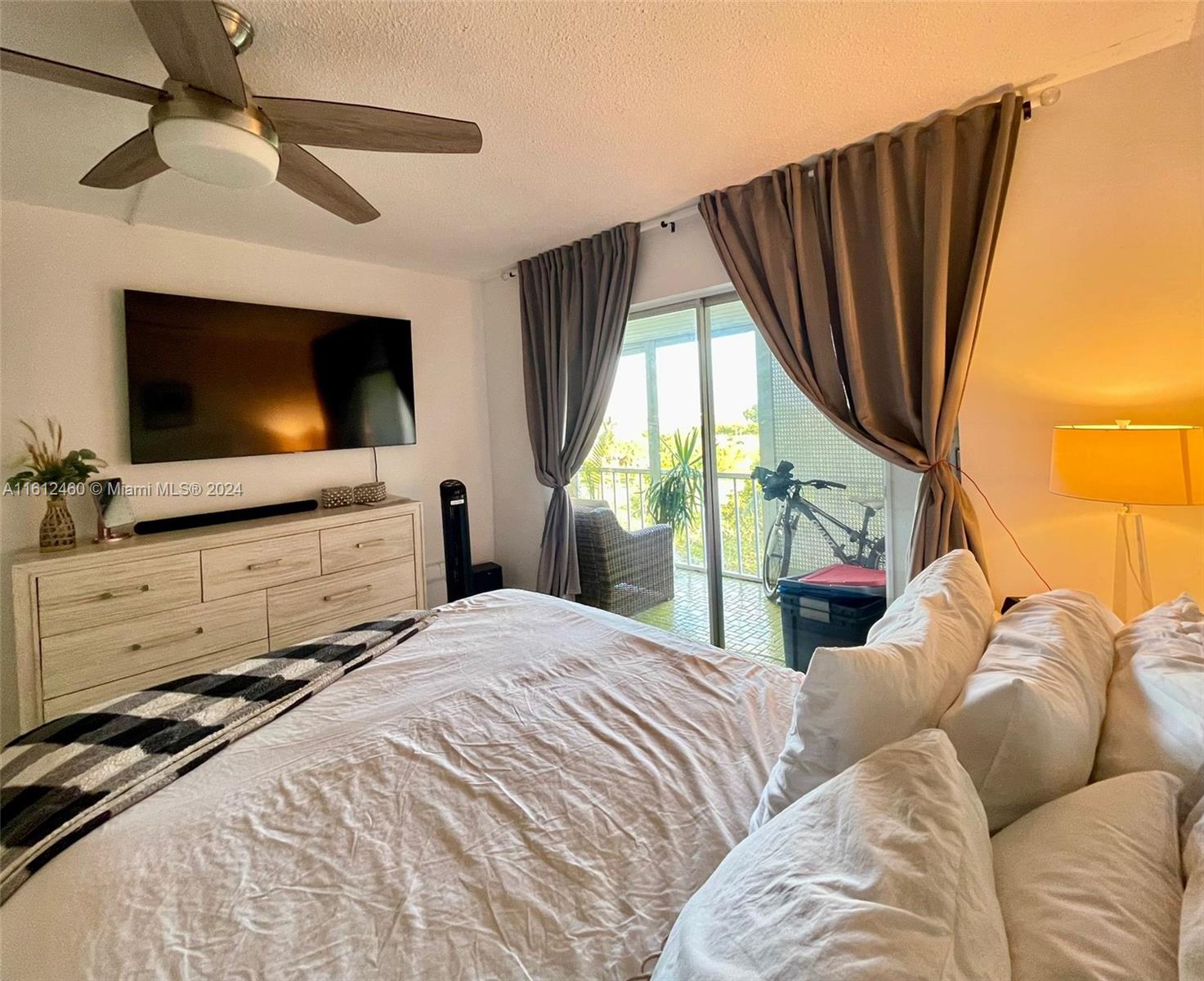 HILLCREST COUNTRY CLUB AP - Residential