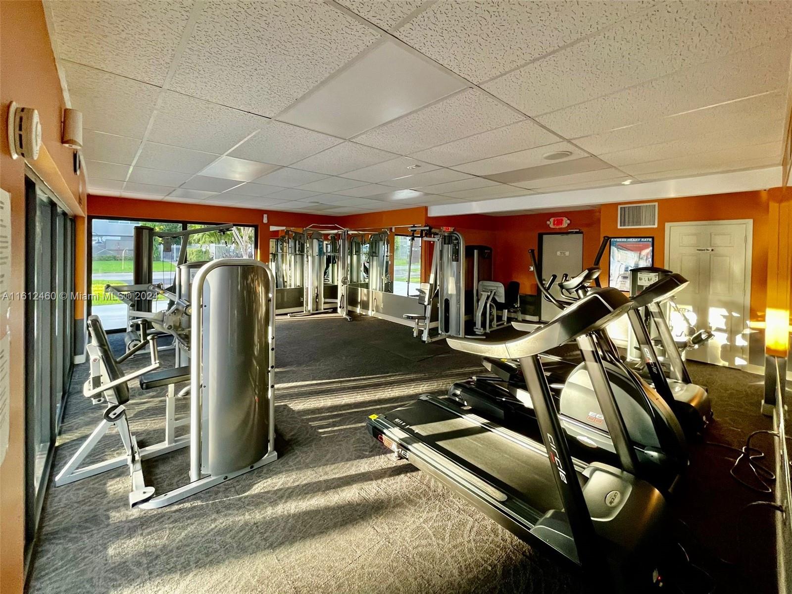 HILLCREST COUNTRY CLUB AP - Residential