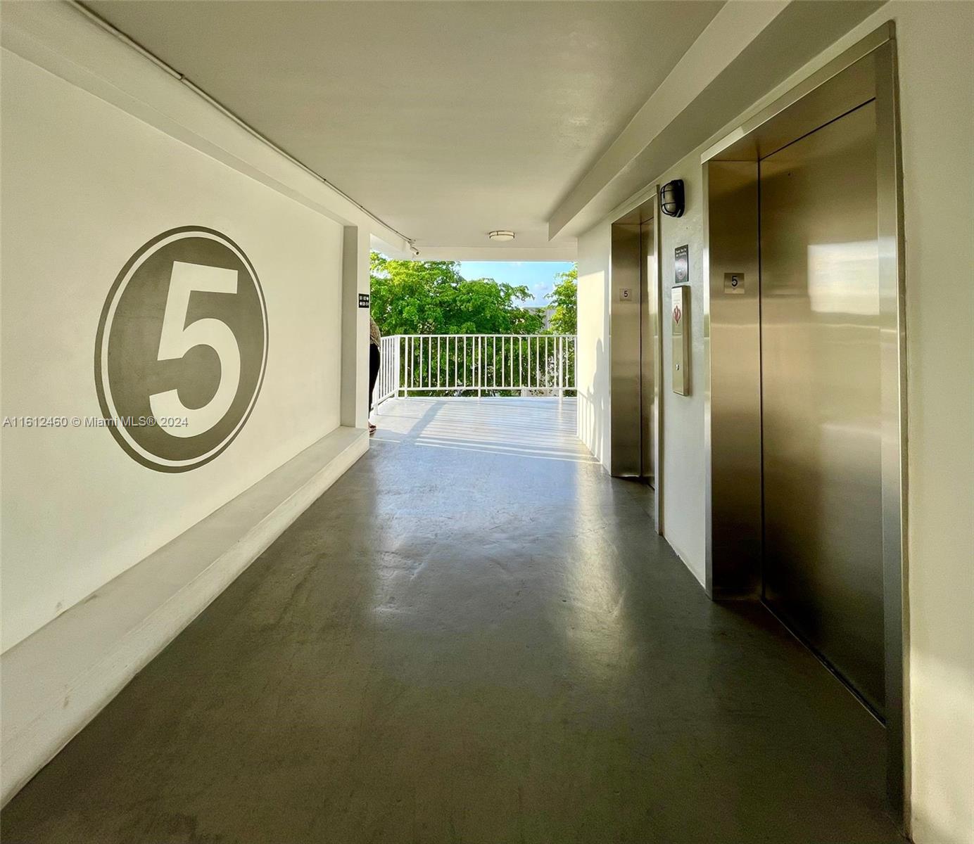 HILLCREST COUNTRY CLUB AP - Residential