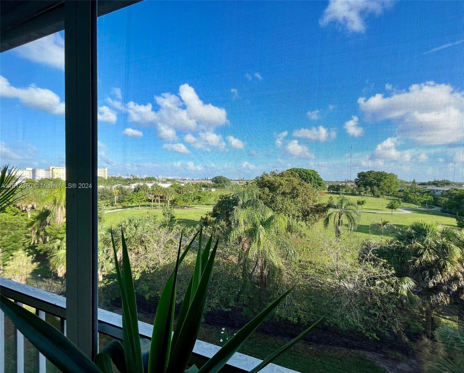 HILLCREST COUNTRY CLUB AP - Residential
