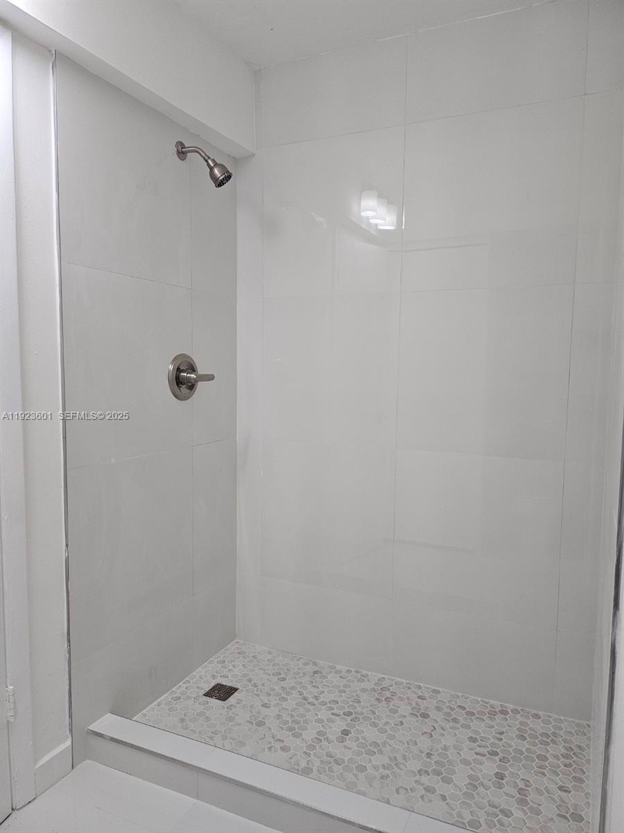 MILAM CONDO SOUTH - Residential Lease