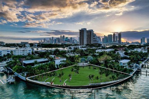 1141 N Venetian Dr Miami FL 33139