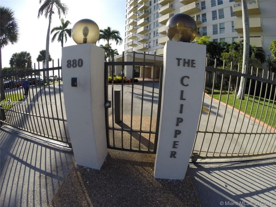 Biscayne Bay front Charming studio in the heart of Miami, beautiful Historic Bay district. Tranquil location on the water with a nice public park right beside the condo. This nicely renovated unit, offers bay views, bay front heated pool, spa, tennis courts, barbecues, gated entry, assigned parking and 24-hour secured lobby. Features a galley style kitchen, tiled bathroom, and large walk-in closet, Also, enjoy the sunset water views from your private balcony with side view to the pool. Go for a walk on the beautiful neighboring park on the Bay. It is really a place to enjoy and relaxed after a busy day.