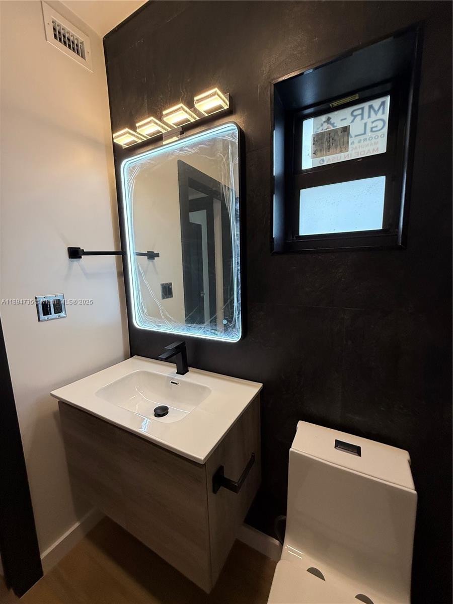 GEO M PHIPPENS SUB IN - Residential Lease